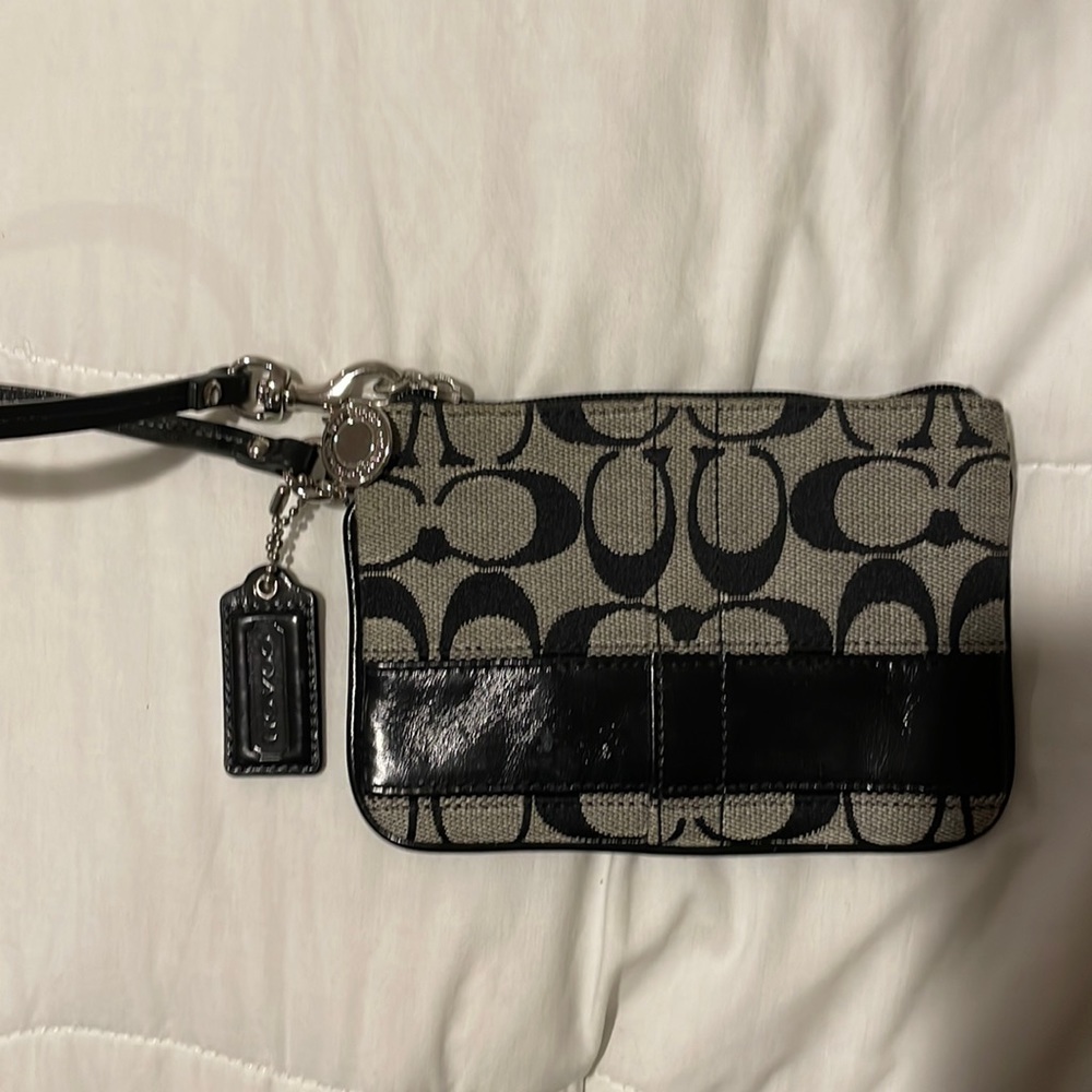 Coach Signature Crossgrain Wristlet, Black gently used
